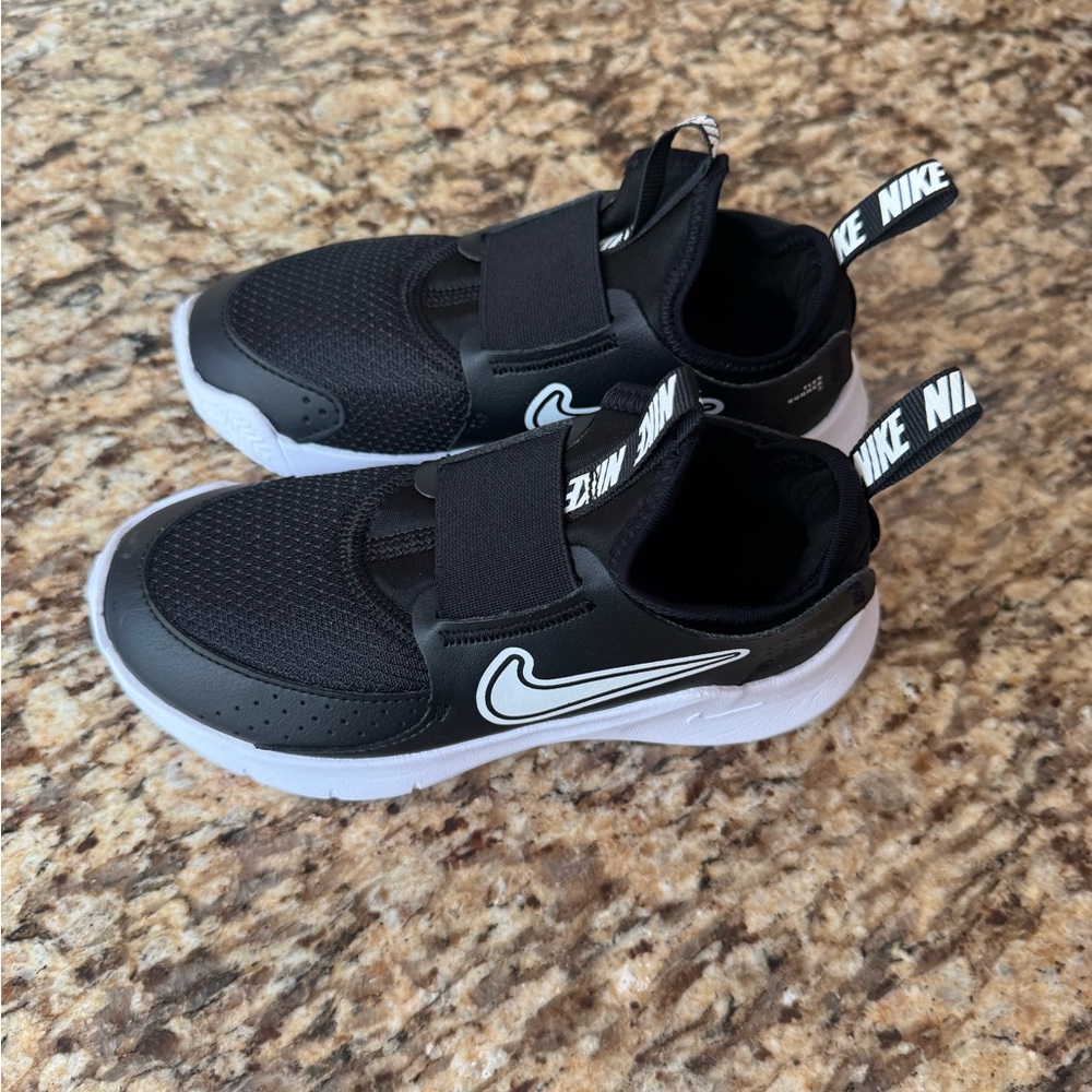Nike toddler Sneakers NWOT